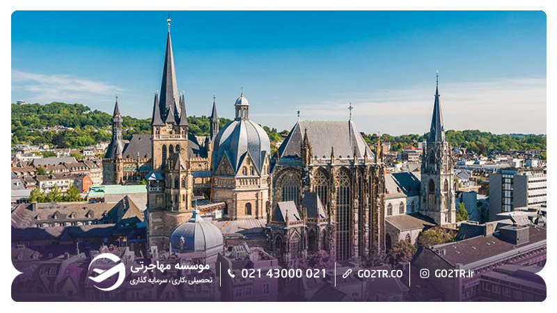 نمایی از کلیسای جامع آخن