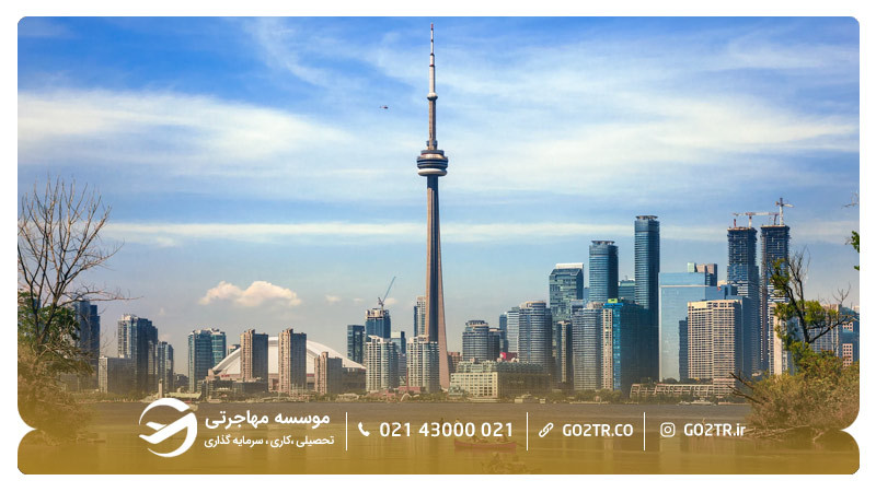 برج CN از جاذبه‌های توریستی کانادا